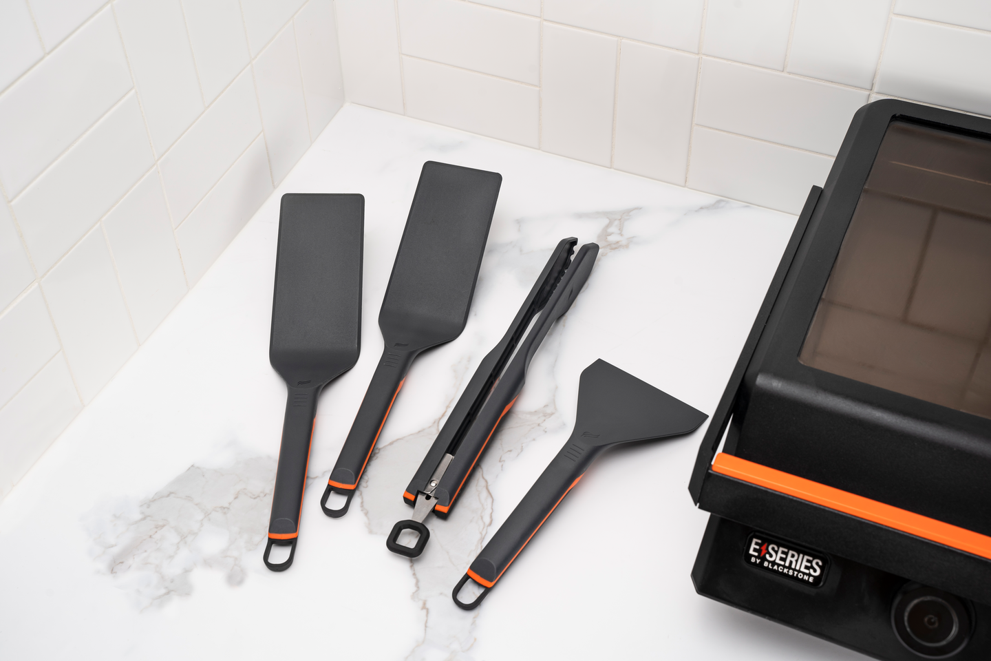 E-series 4-osaa tarvikesetti Blackstone