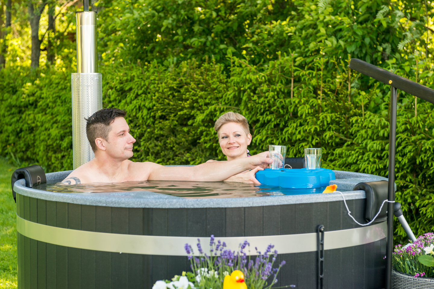 Kylpytynnyri Kirami Family M Macu lämpöpuu/harmaa