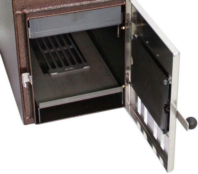 Tulilevy Cult ja Macu kamiinan kattoon