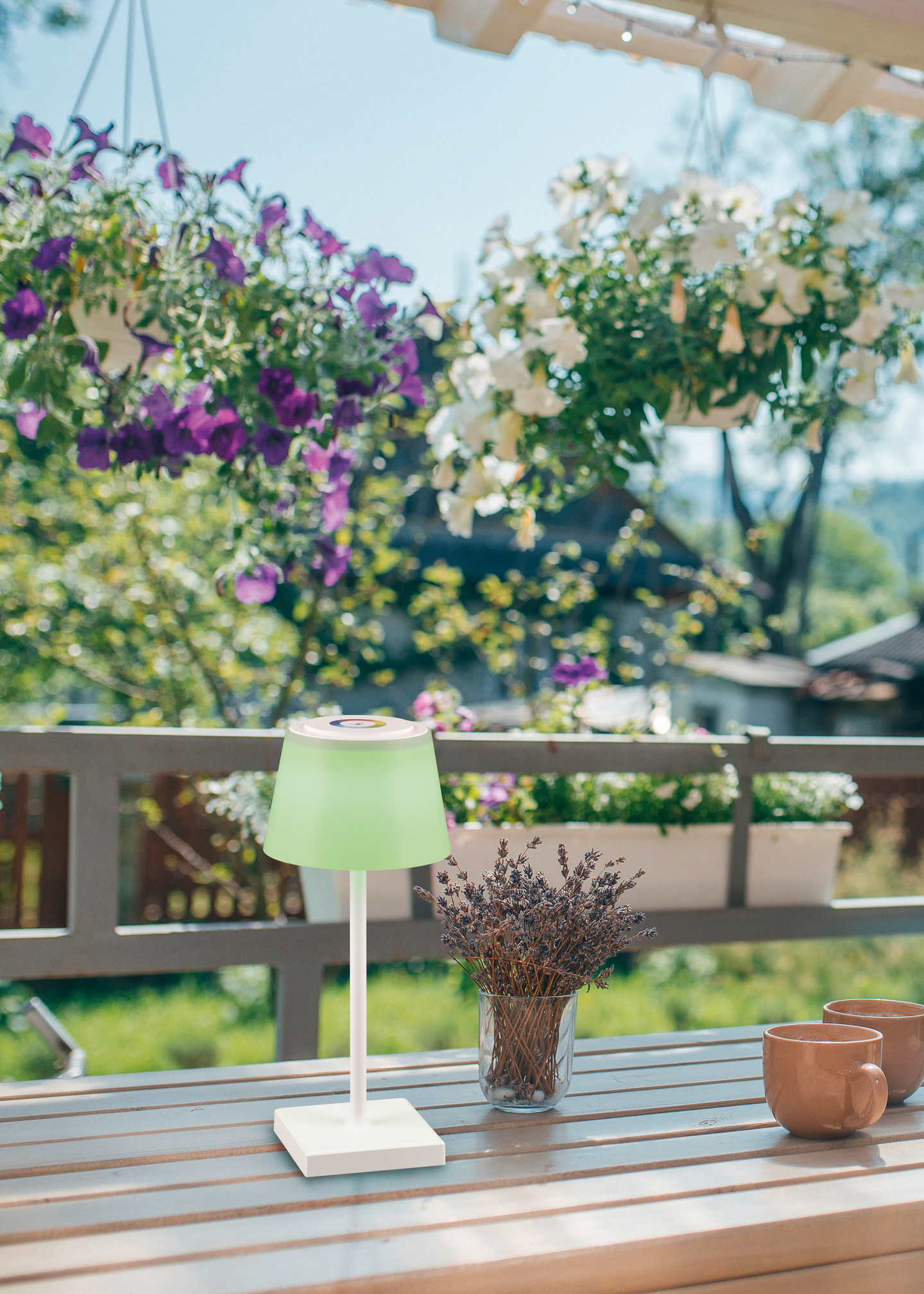 Ulkopöytävalaisin TRIO Sanchez led RGBW IP44 ladattava valkoinen