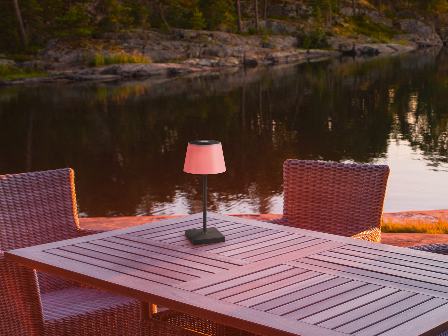 Ulkopöytävalaisin TRIO Sanchez led RGBW IP44 ladattava antrasiitti