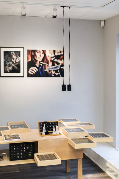 Kiskotarvike Hide-a-lite LiteTrac adapteri vedonpoistolla 1-vaihe valkoinen