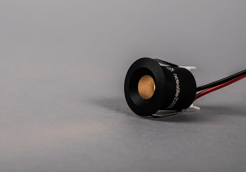 Led-alasvalo Hide-a-lite Core Smart IP44 25lm 15° 1,2W 2700K musta