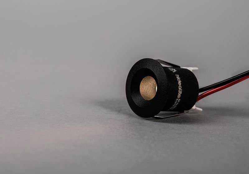 Led-alasvalo Hide-a-lite Core Smart IP44 25lm 15° 1,2W 3000K musta