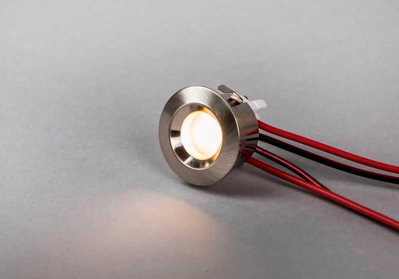 Led-alasvalo Hide-a-lite Core Smart IP44 60lm 45° 1,2W 2700K harjattu teräs