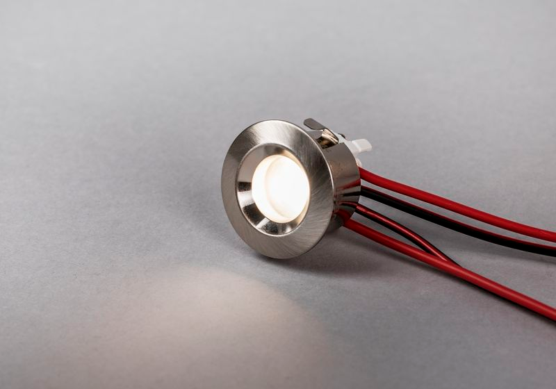 Led-alasvalo Hide-a-lite Core Smart IP44 60lm 45° 1,2W 3000K harjattu teräs