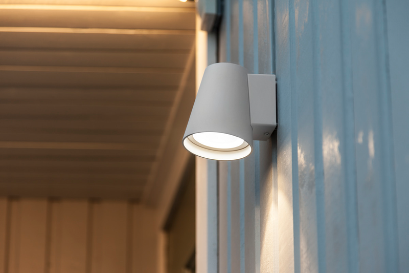 Seinävalaisin Hide-a-lite Cone valkoinen