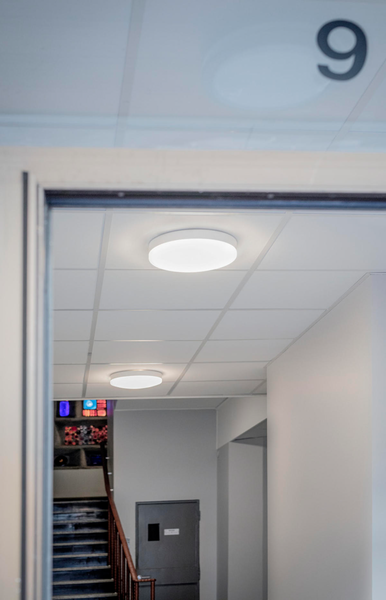 Pinta-asennusvalaisin Hide-a-lite Moon IP44 IK04 E27 255mm valkoinen