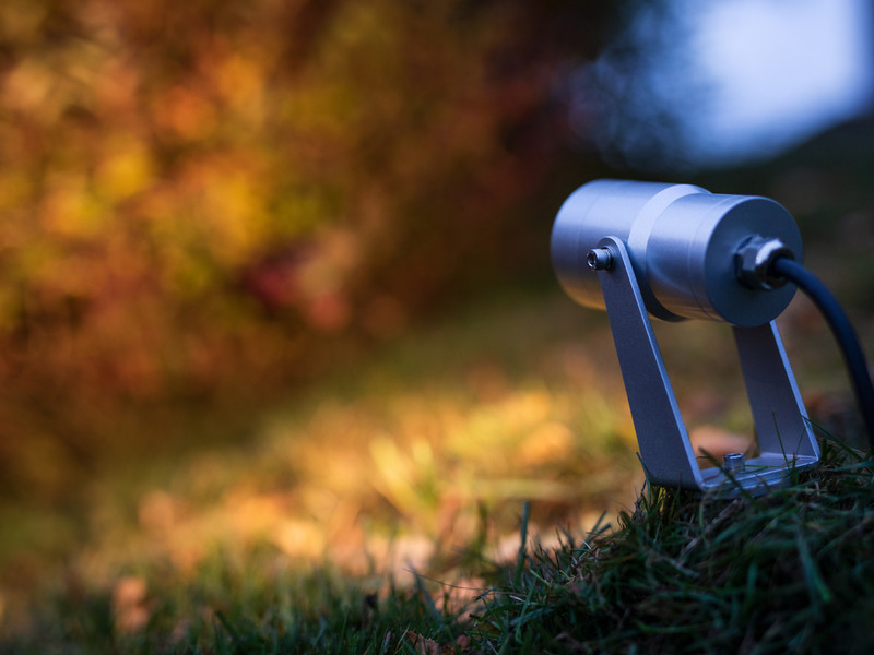 Maavalaisin Hide-a-lite Spot It S musta 3000k