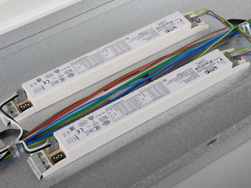 Teollisuusvalaisin Hide-a-lite Indline Sport IP23 25400lm 150W 840 65 Asym