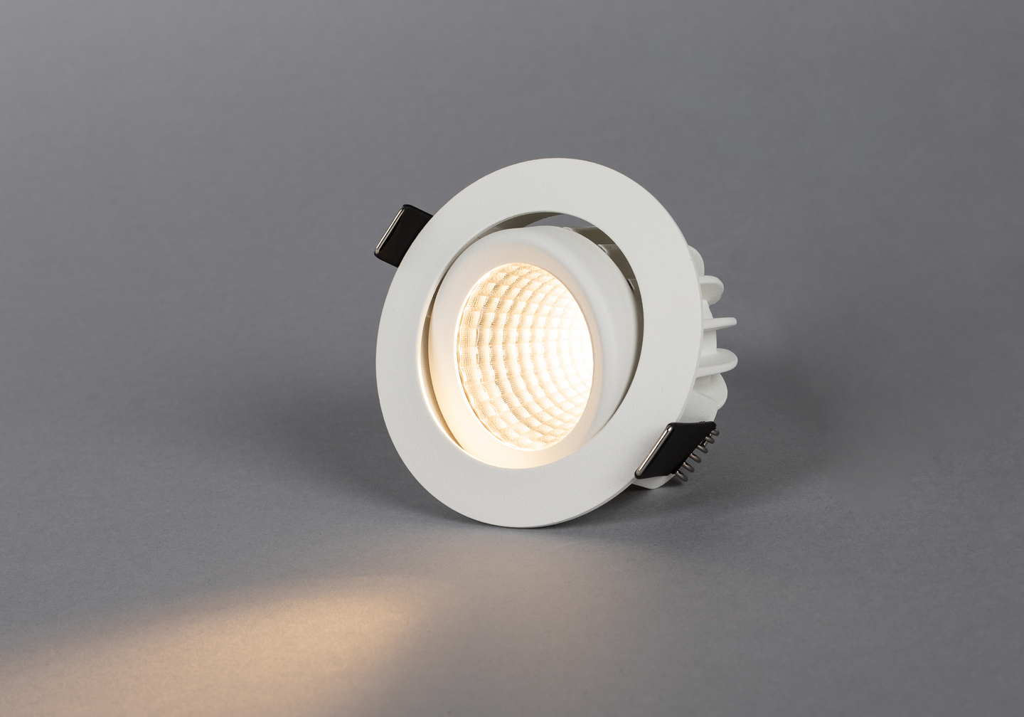 Alasvalo Hide-a-lite Optic XL IP44 910lm 15W 2700K DALI-2 Tilt valkoinen