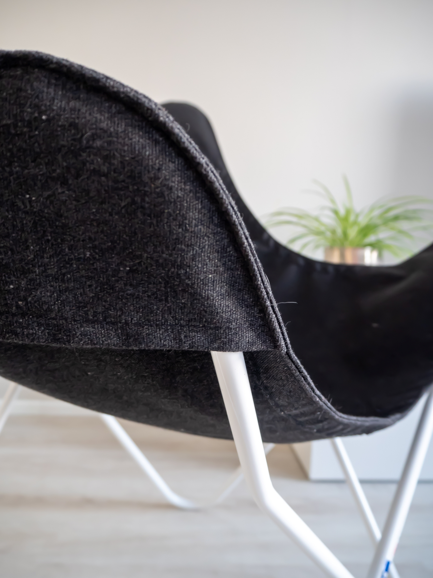 Kangaspäällinen lepakkotuoliin Varax musta