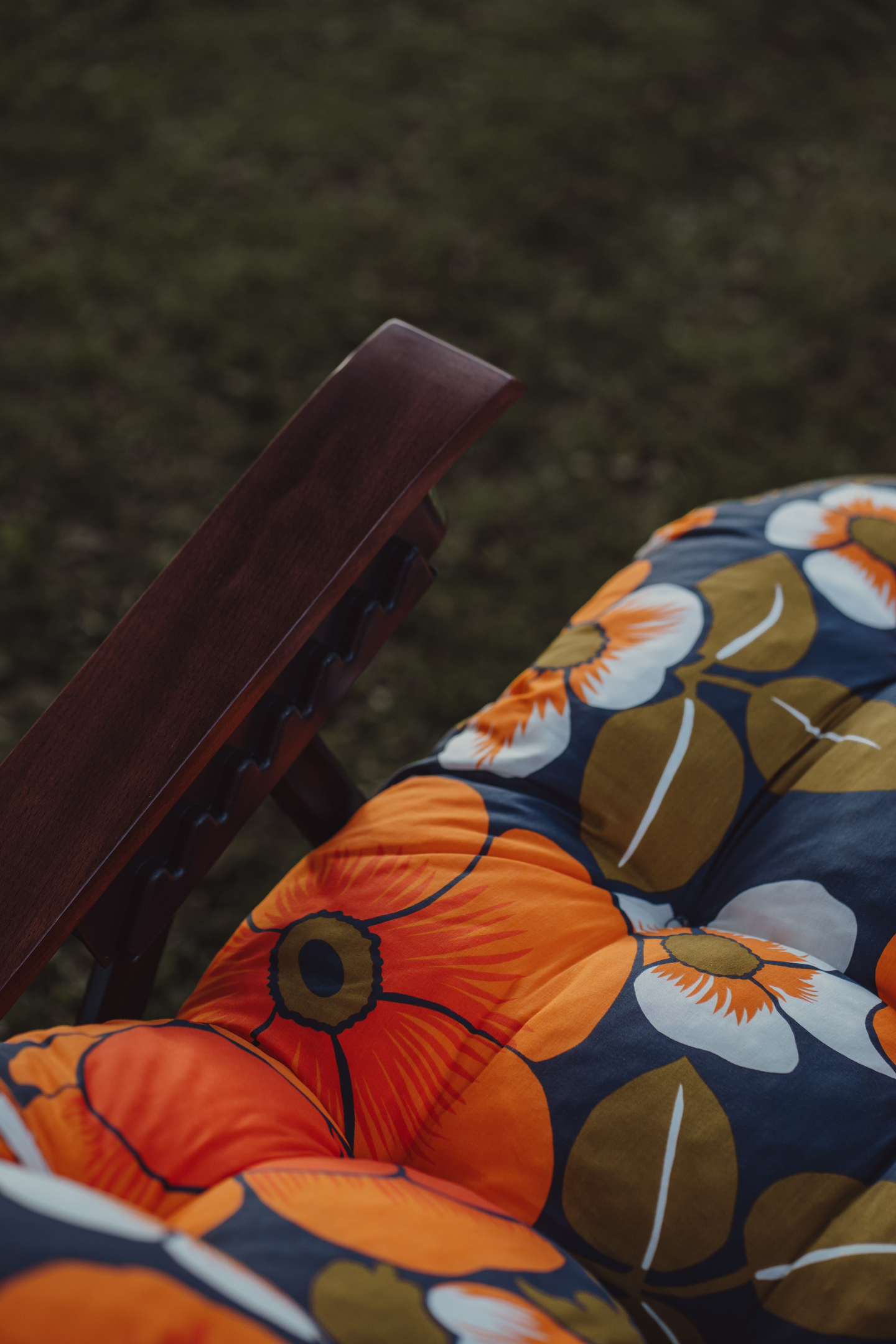 Baden Baden -tuoli Varax Nostalgia musta runko