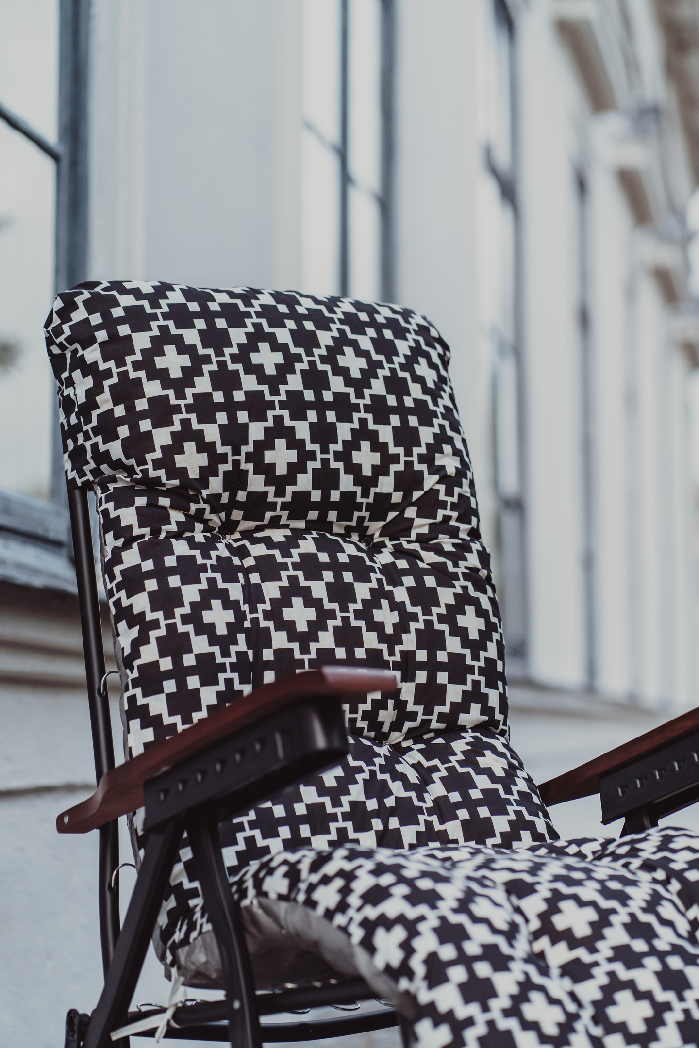 Baden Baden -tuoli Varax mustavalkoinen