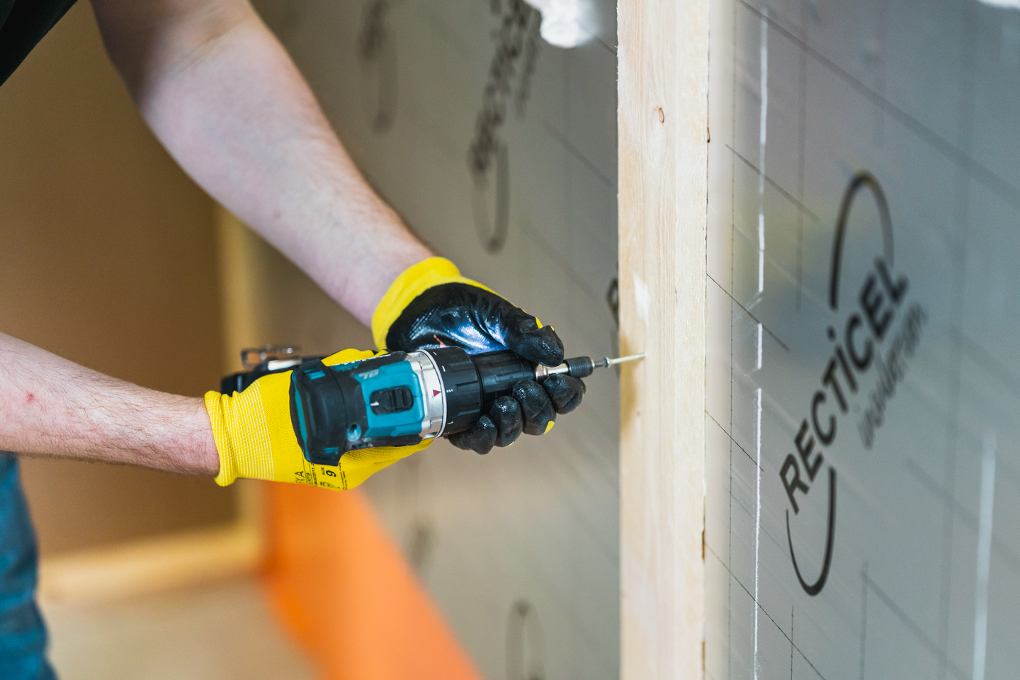 Eristyslevy PIR Recticel Eurowall® 30x600x1200mm täyspontti