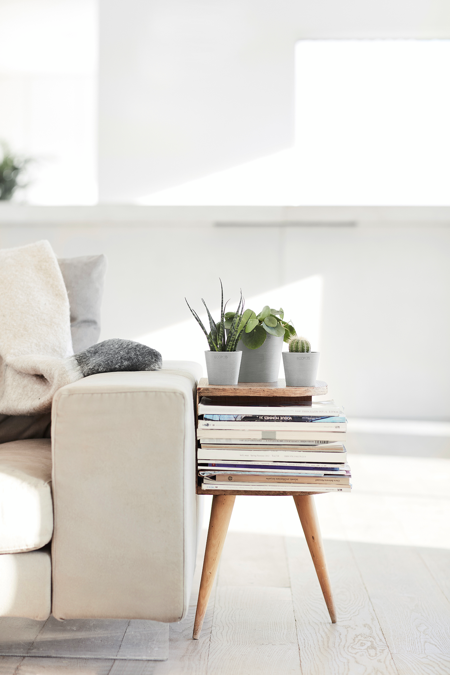 Ruukku Ecopots Amsterdam mini 8cm valkoharmaa