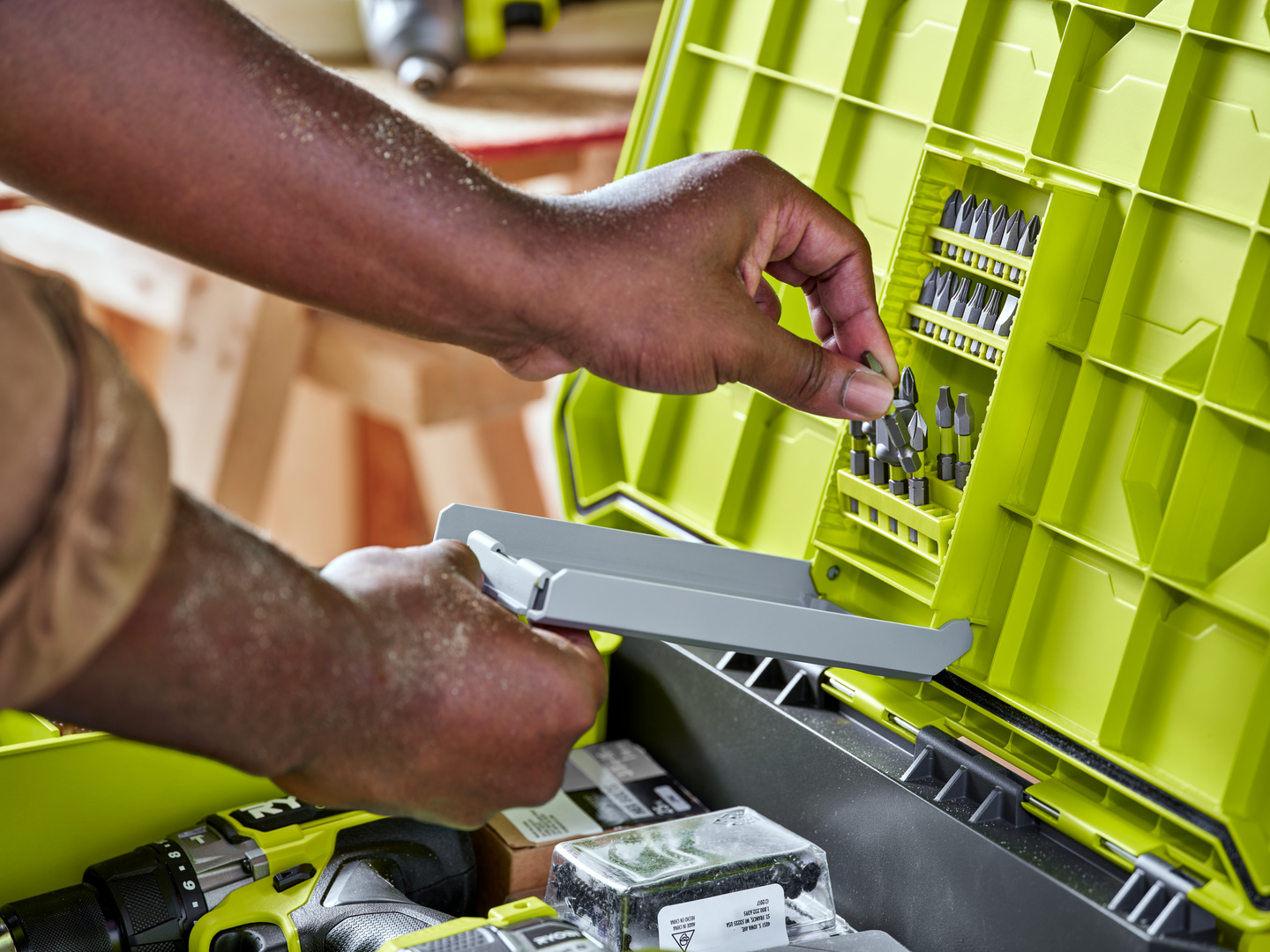 Työkalulaatikko Ryobi RSL201 pyörillä LINK™-säilytysjärjestelmä