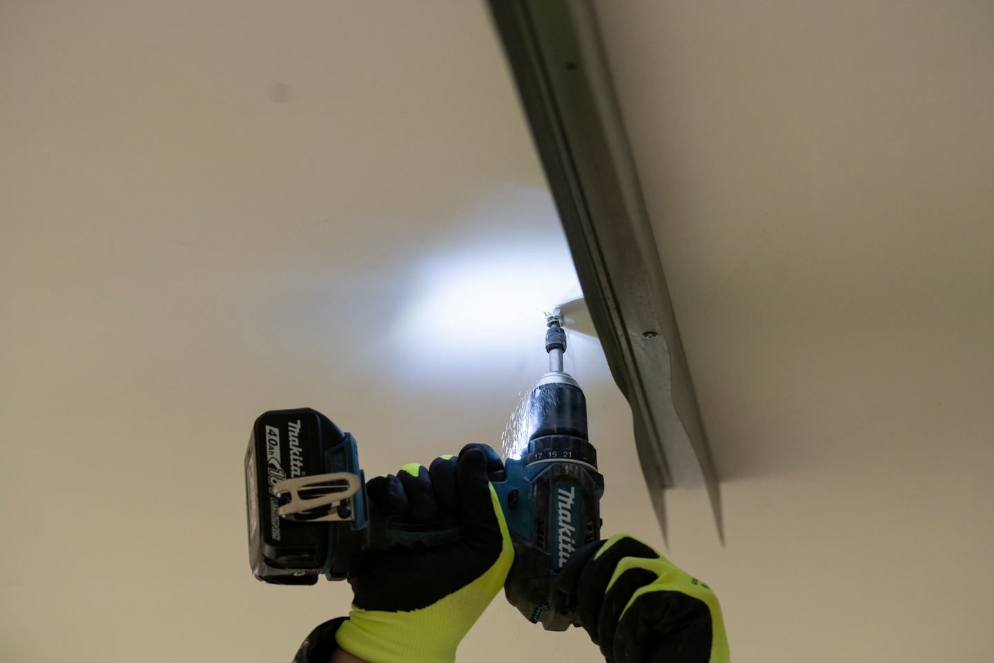 Lattia- ja kattokisko Knauf SK 95/37 3000mm