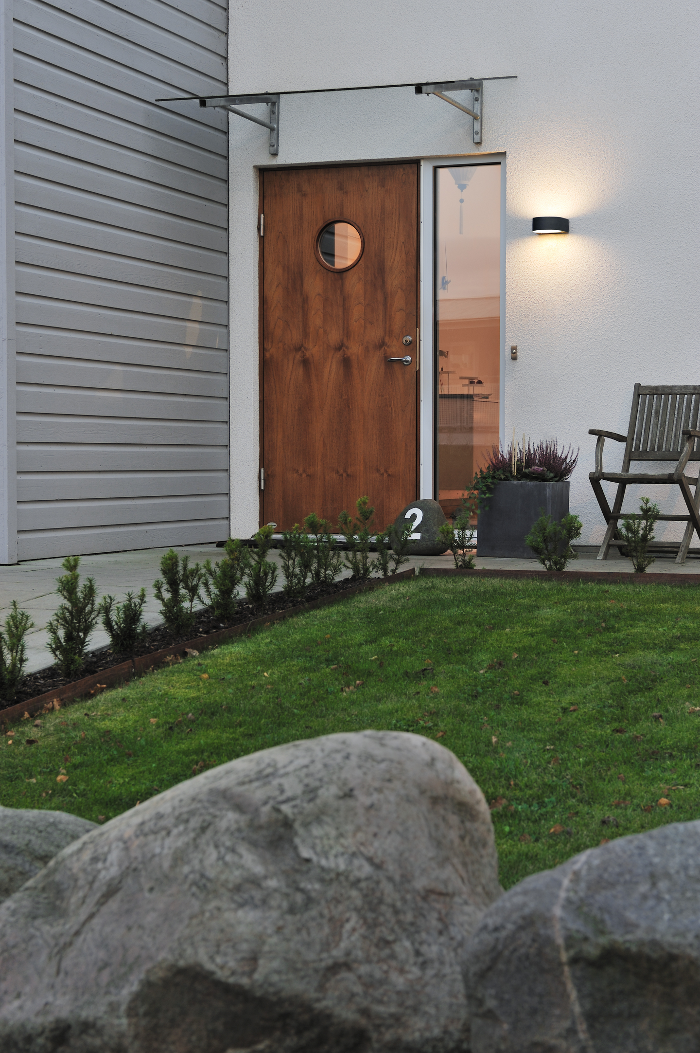 Ulkoseinävalaisin Konstsmide Teramo musta E27 IP44