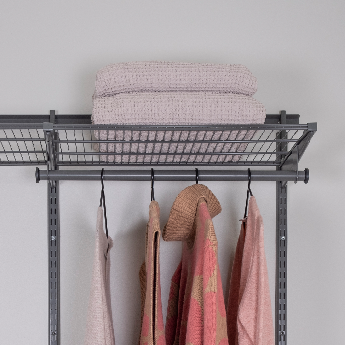 Vaatetanko LM 342 25x650mm antrasiitti