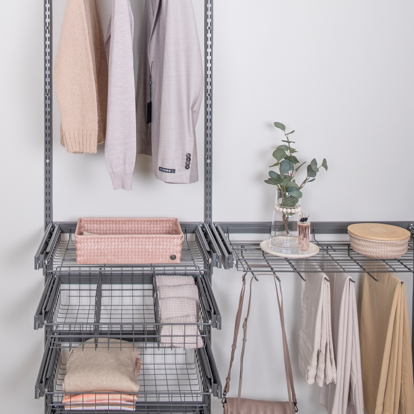 Ulosvedettävä rullakori LM 606 kehyksellä M800 matala antrasiitti