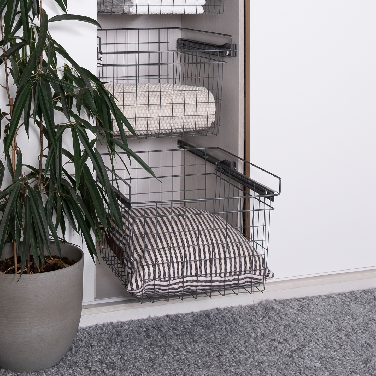 Rullakiskokori LM 605 korkea antrasiitti 60 cm kaappiin