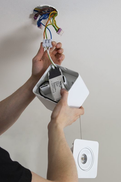 Pinta-asennusvalaisin Hide-a-lite Level Multi Box I 3000K valkoinen