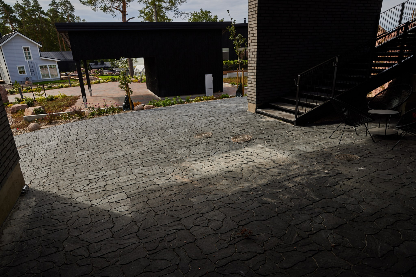 Loimuliuskekivi Lakka 80 hiilenmusta