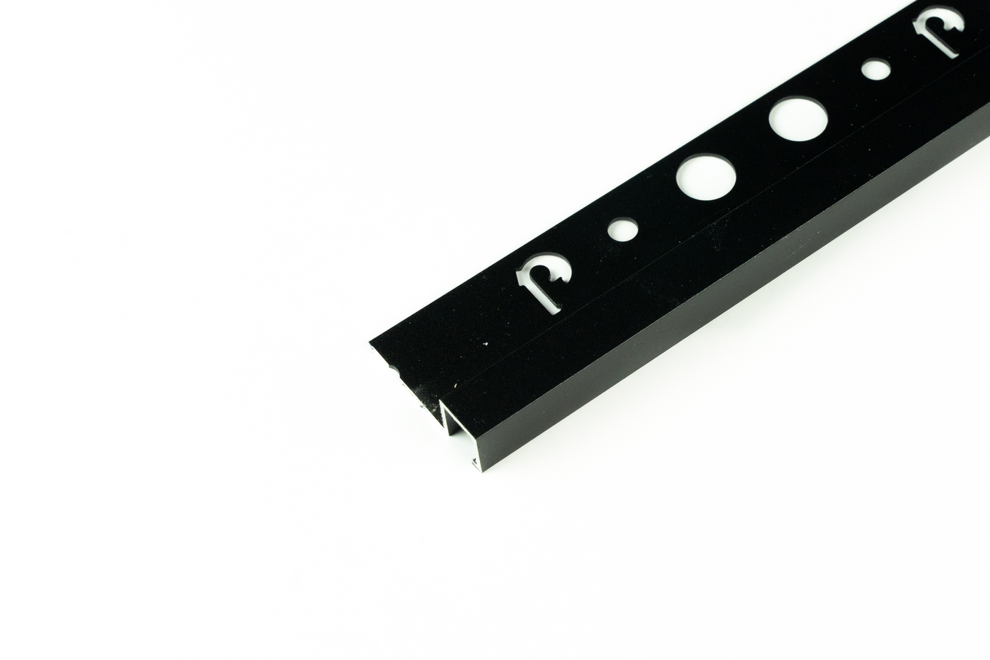 Dione laattalista 8mm 2,7m neliö Black Rustic 6541-BLR