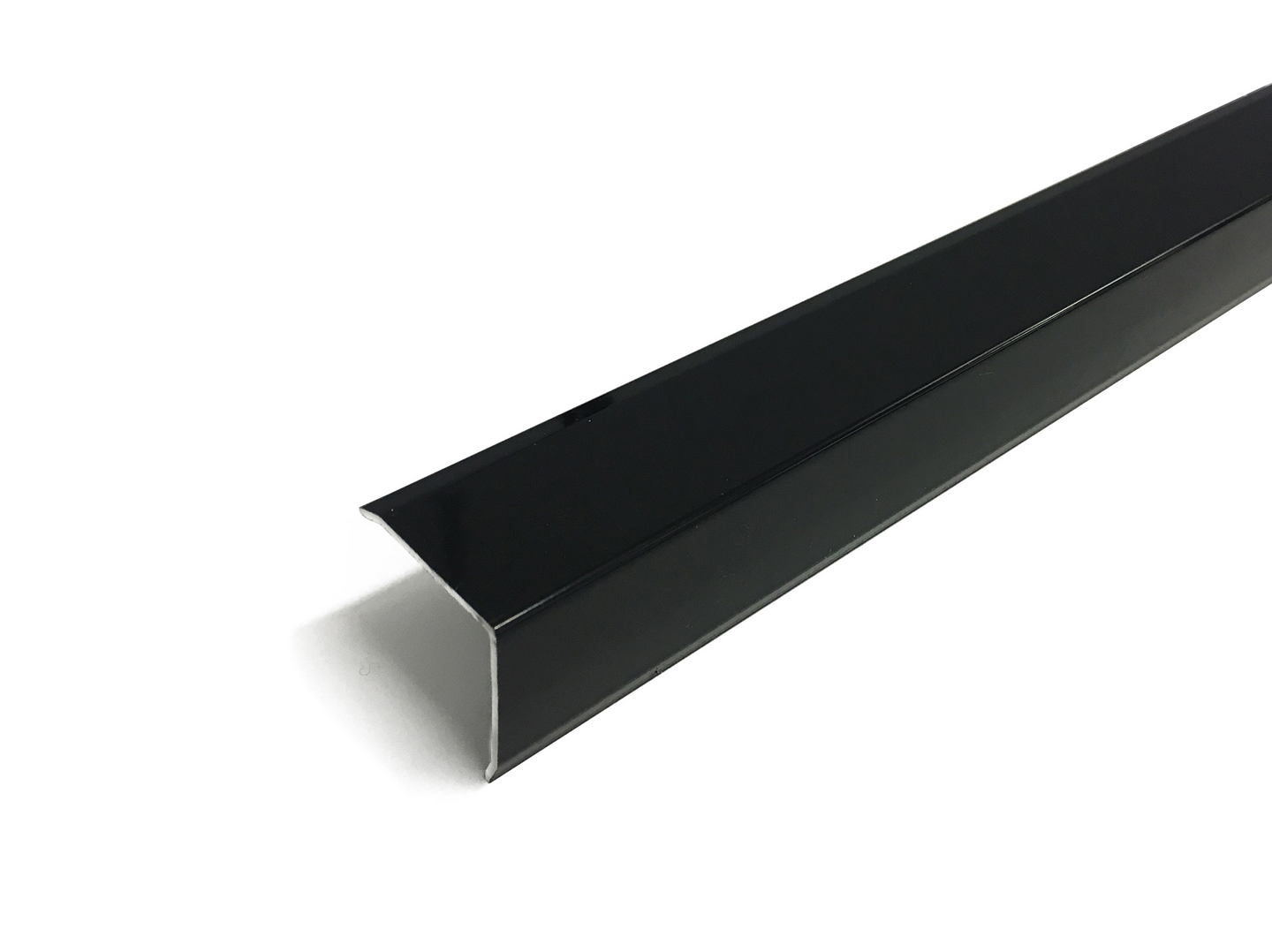 Dione kulmasuoja 30x30mm 3m musta 7303031-BL