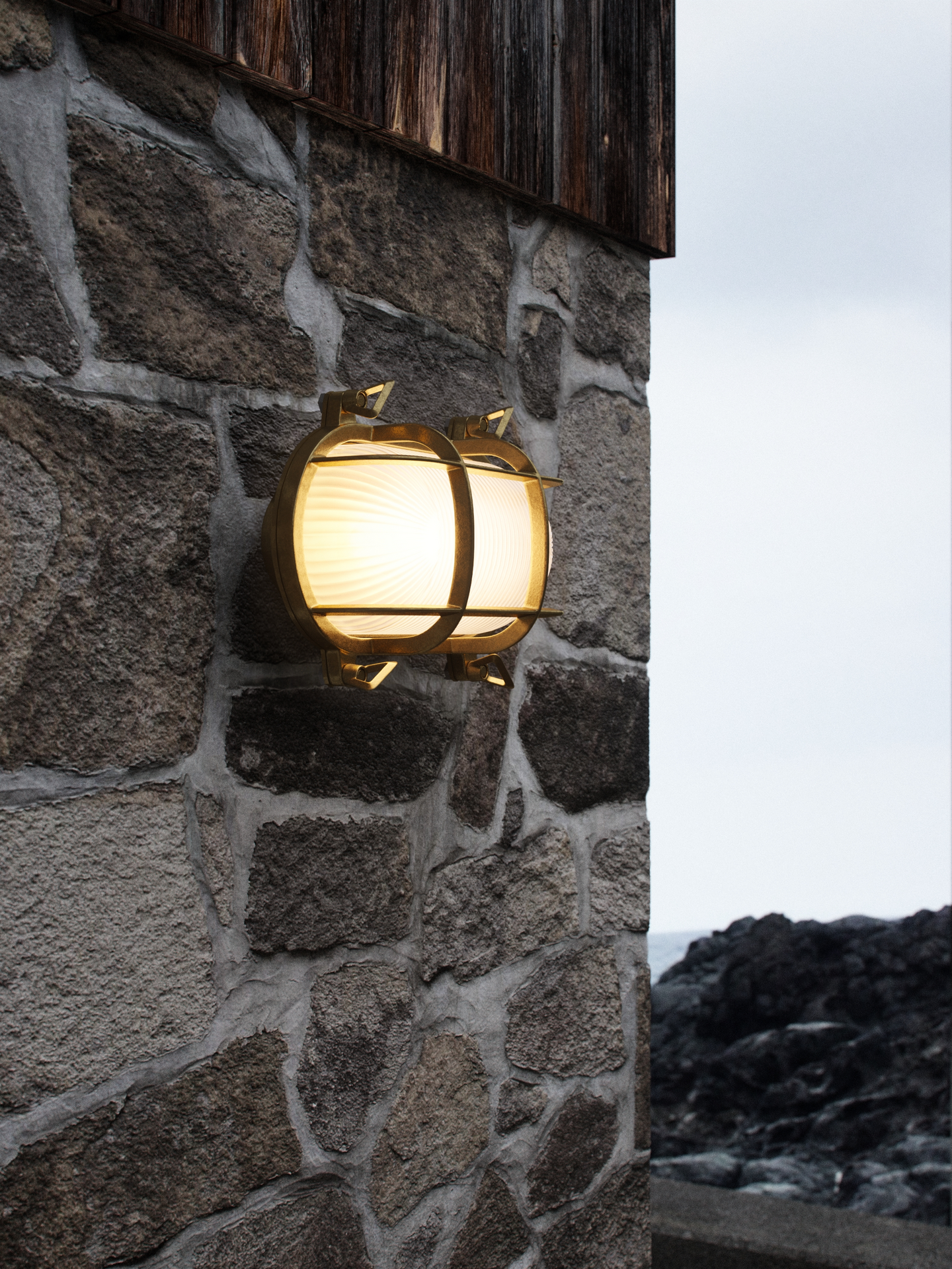 Ulkoseinävalaisin Nordlux Helford E27 messinki