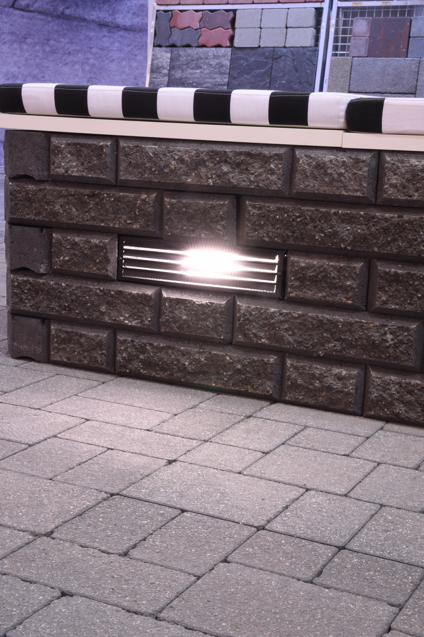 Lohkomuurivalaisin Lakka led