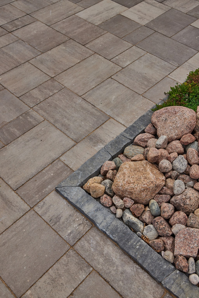 Loimureunakivi Lakka mustavalkoinen 330/372x100x140mm 2,85kpl/jm lava 96kpl