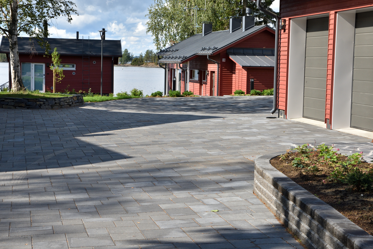 Roomalaiset pienet kivet Lakka 80 musta