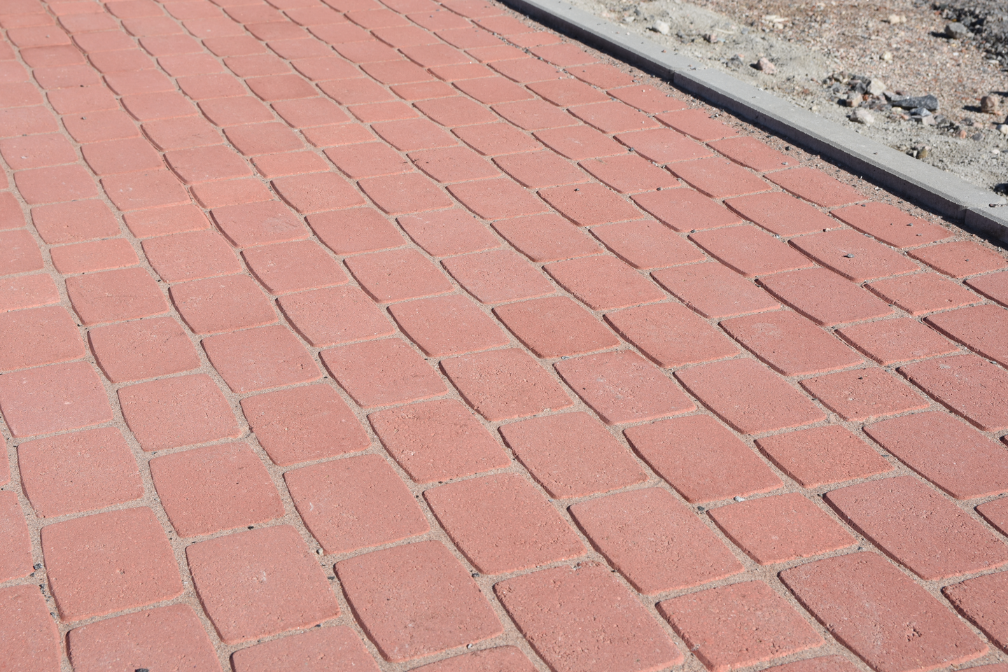 Klassikkokivi Lakka 60 punainen 172x115x60mm 51kpl/m²