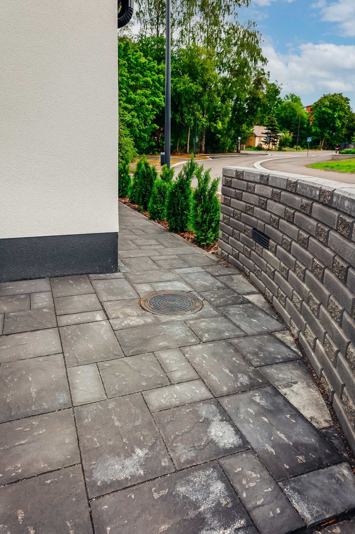 Lohkokansikivi Lakka musta