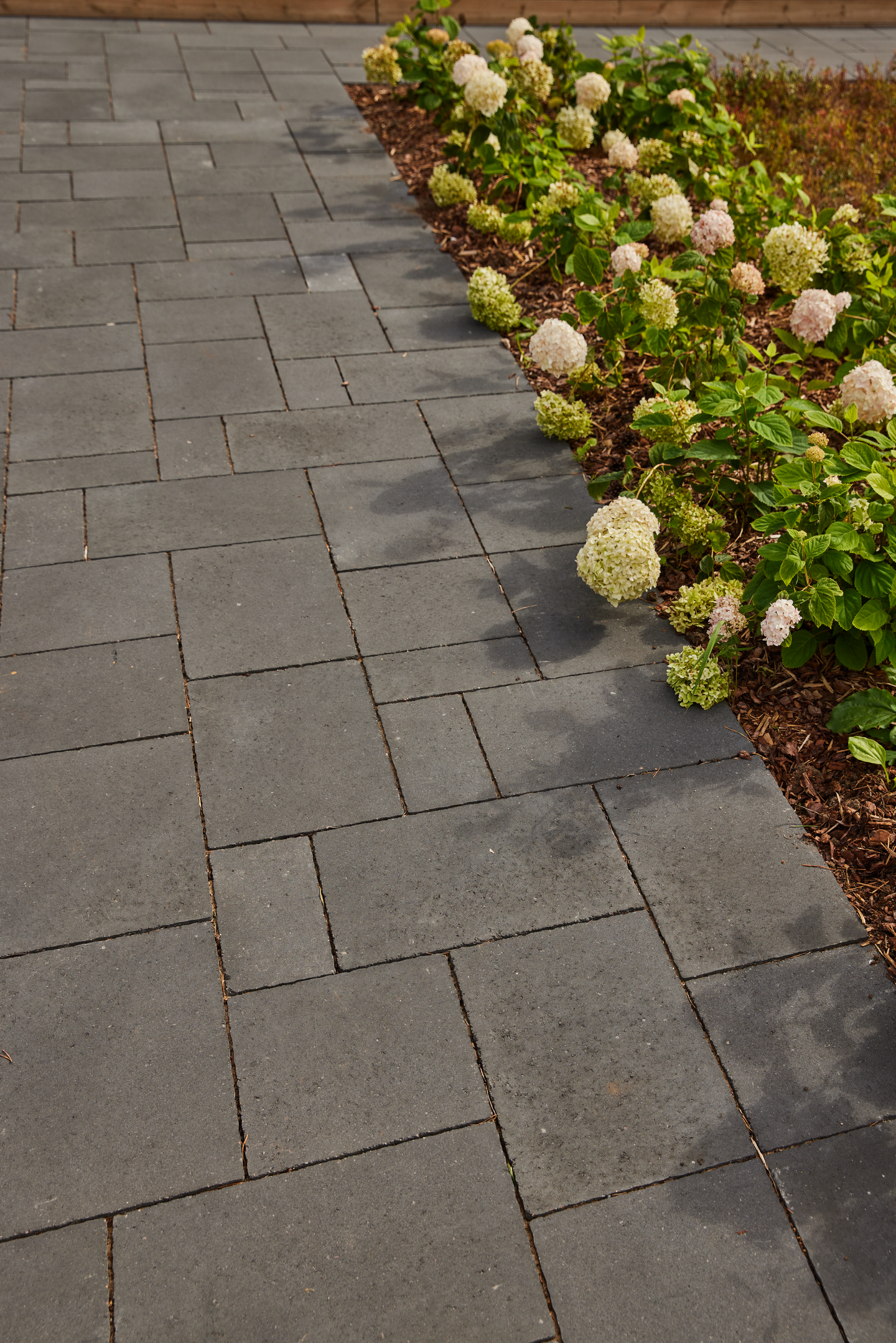 Aavakivet Lakka 60 musta 3 eri kokoa