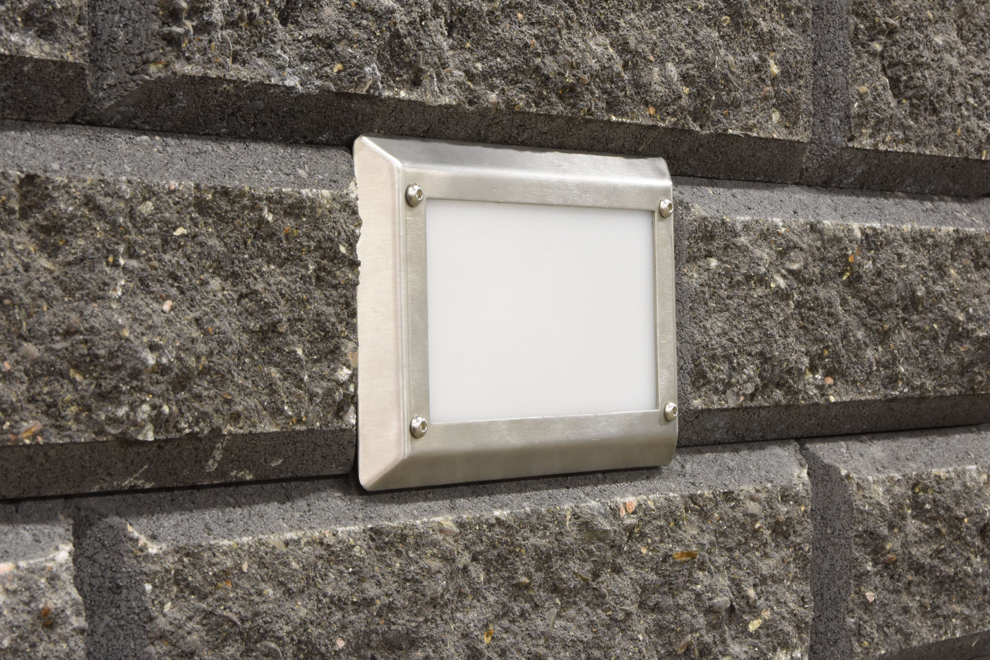 Lohkomuurivalaisin Lakka pieni led