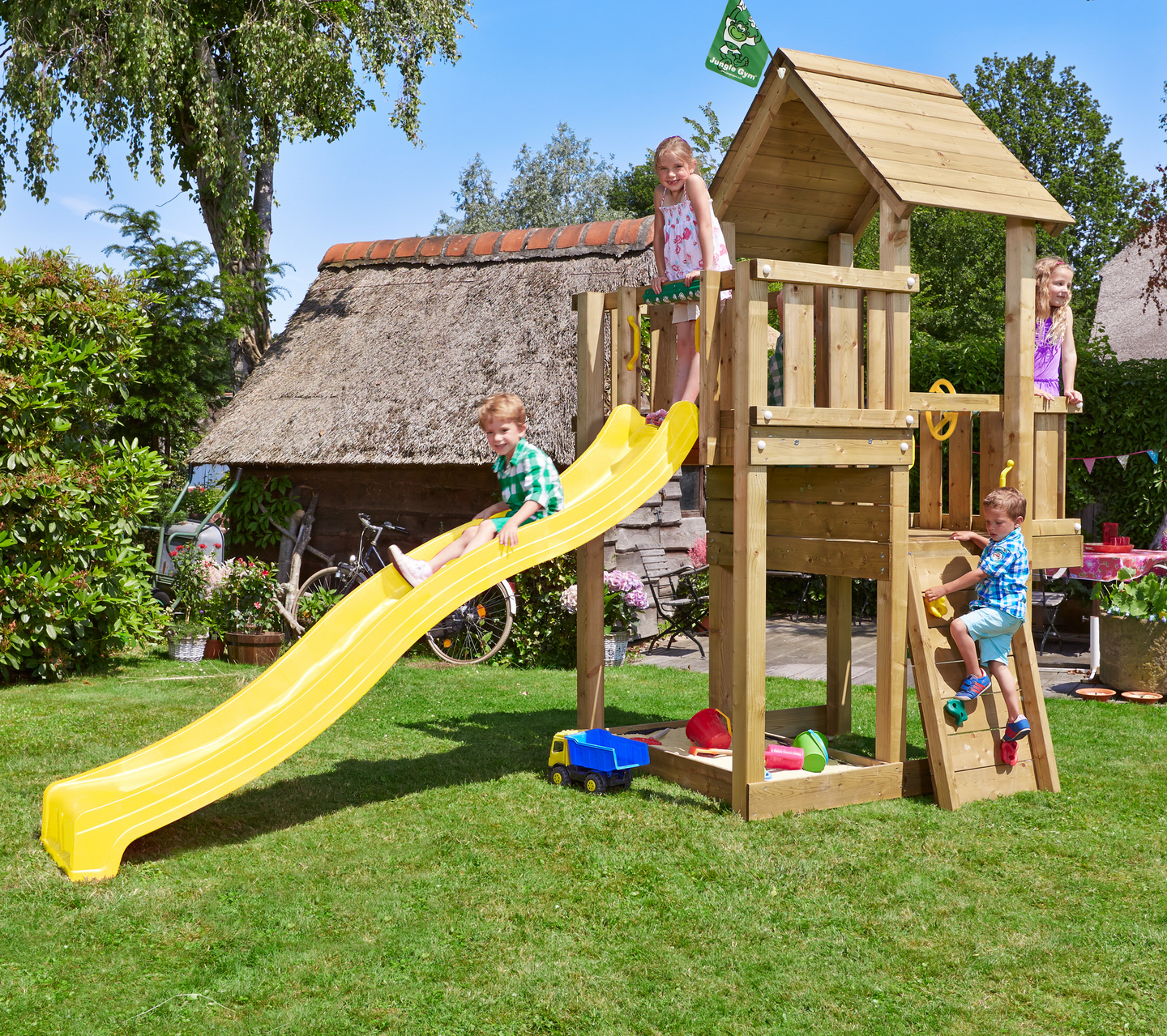 Leikkitorni Jungle Gym Cubby sis. liukumäen