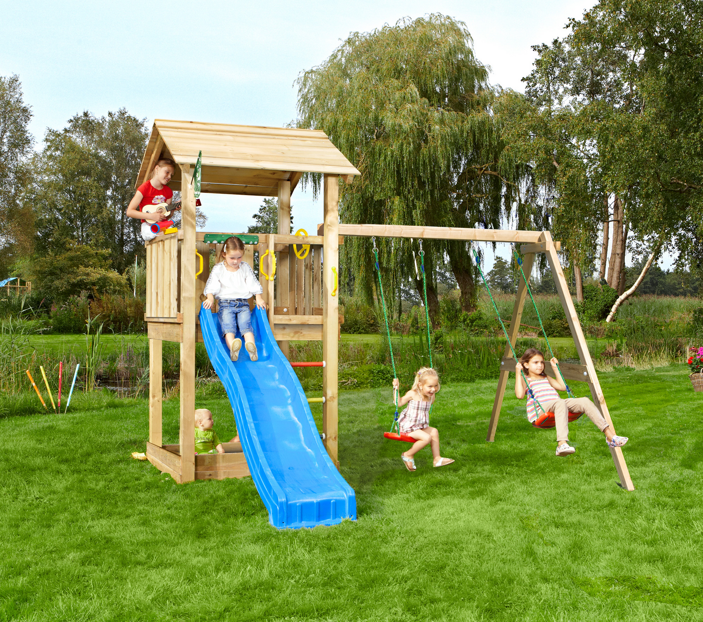 Leikkitorni Jungle Gym Casa ja Swing Module X'tra sekä liukumäki