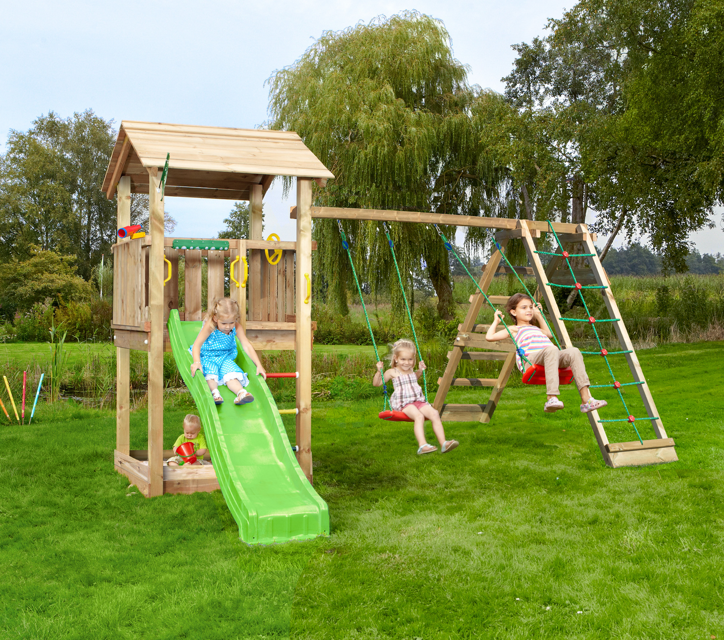 Leikkitorni Jungle Gym Casa ja Climb Module X'tra sekä liukumäki