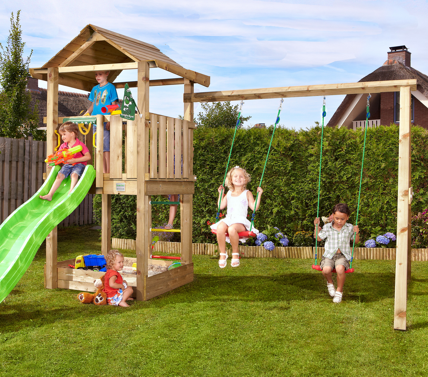 Leikkitorni Jungle Gym House ja Swing Module X'tra sekä liukumäki