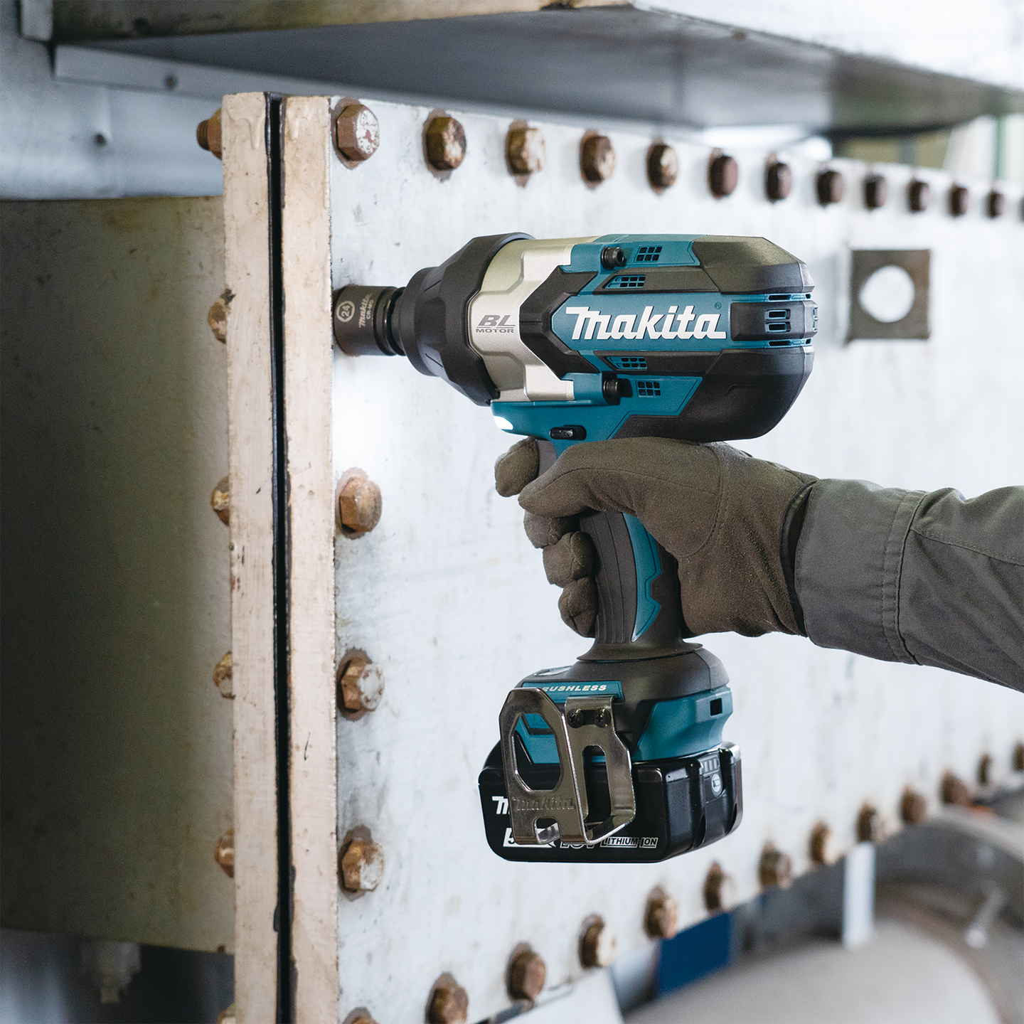 Iskevä akkumutterinväännin Makita DTW1004Z 18V LXT runko