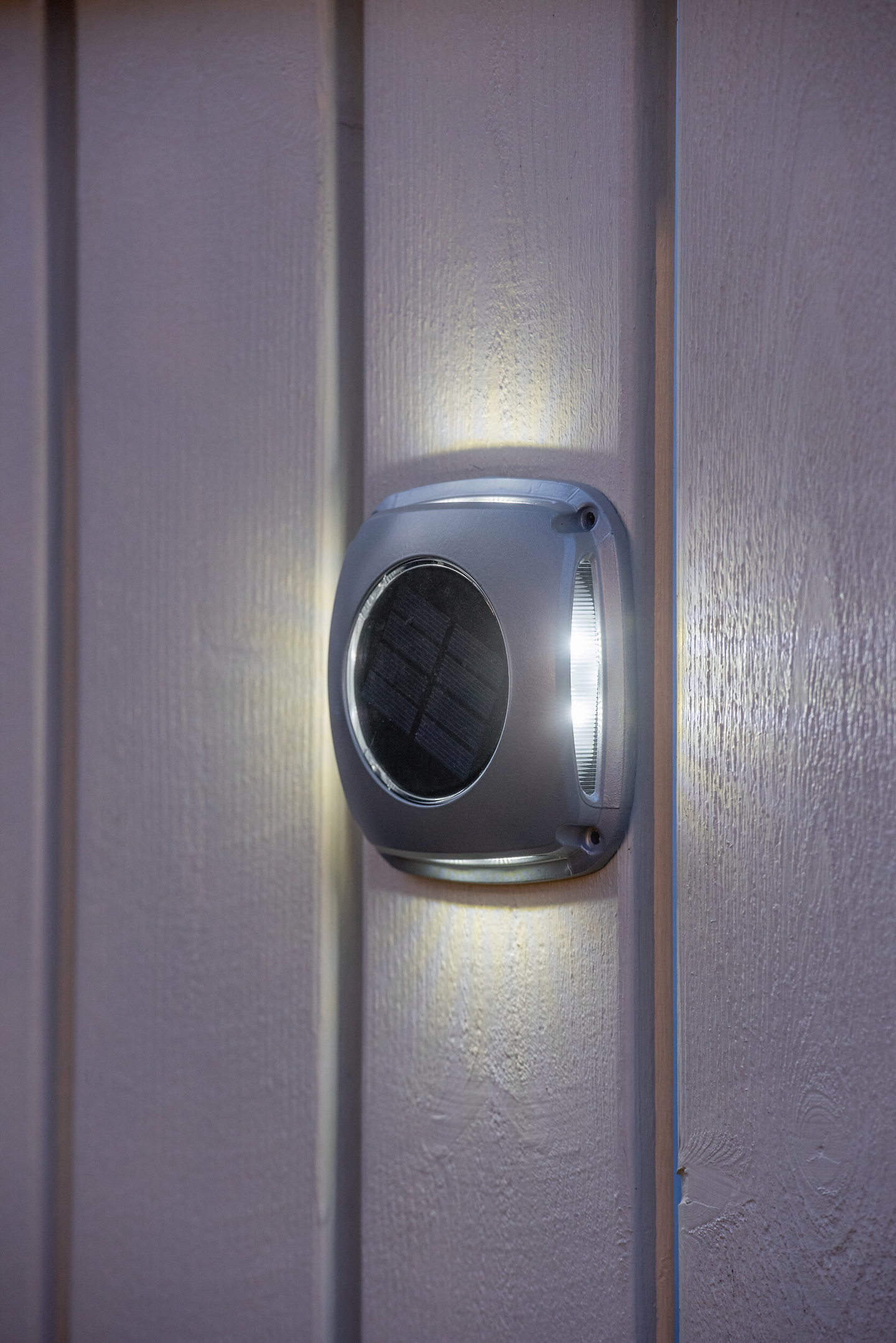 Solar maa-/seinävaloAiram Tyko