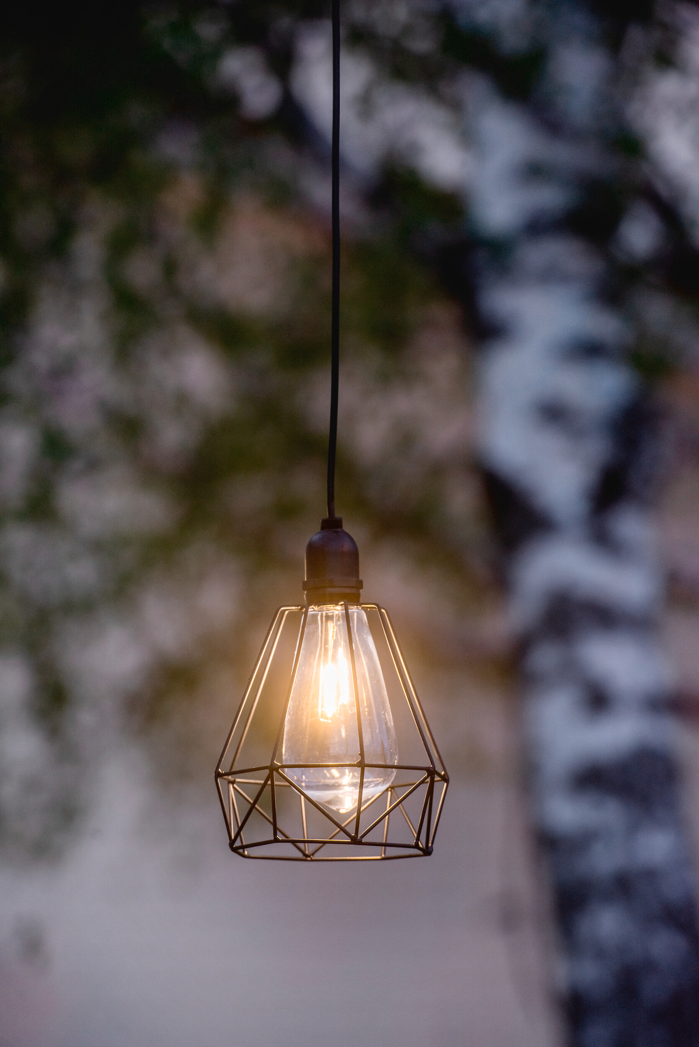 Koristelamppu Airam Hamar kaukosäätimellä