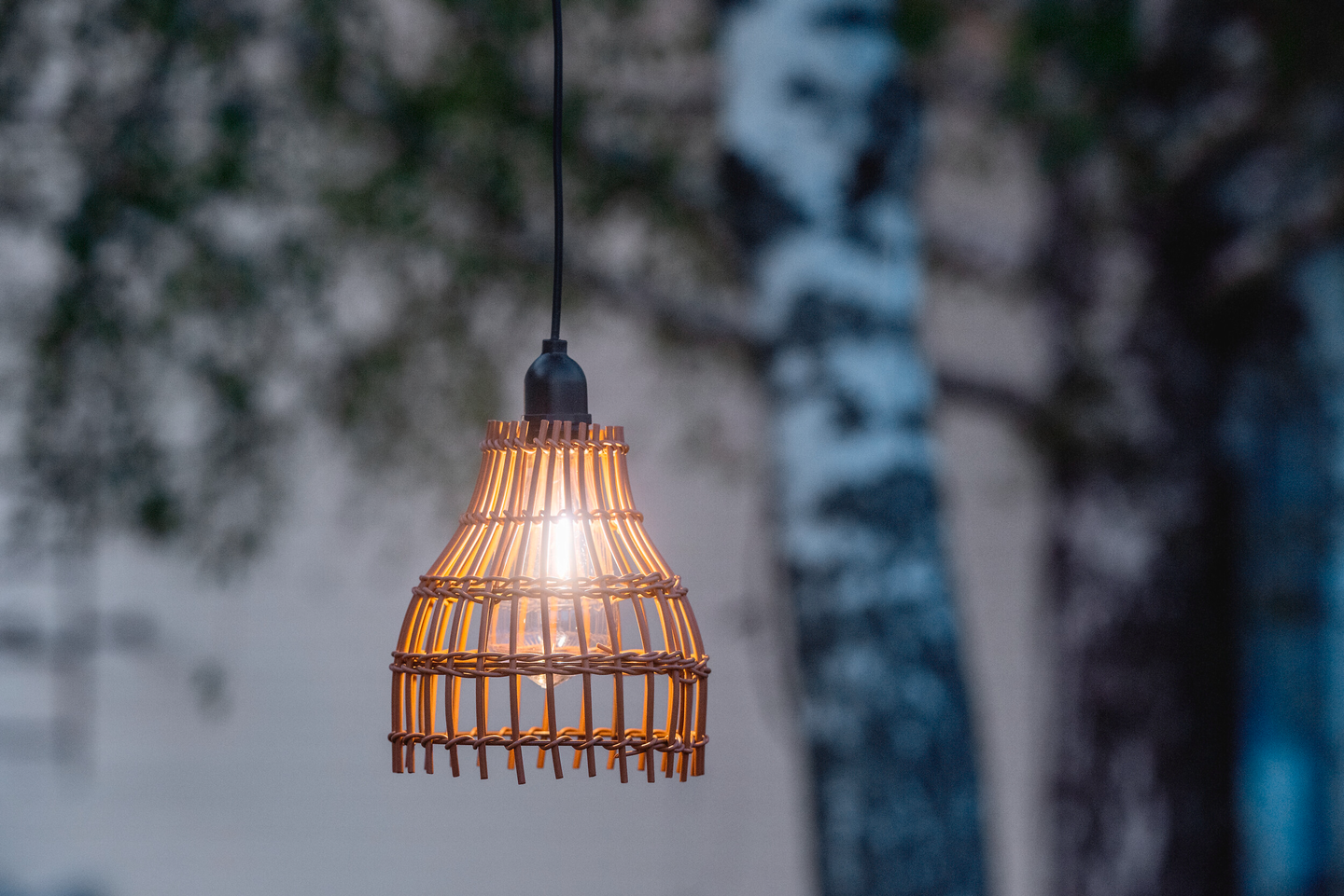 Koristelamppu Airam Caracas kaukosäätimellä