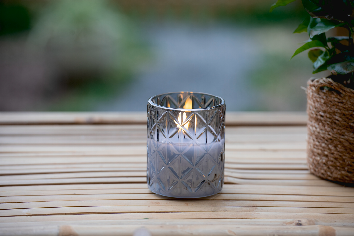 Lasilyhty Airam Domino harmaa paristokäyttöinen