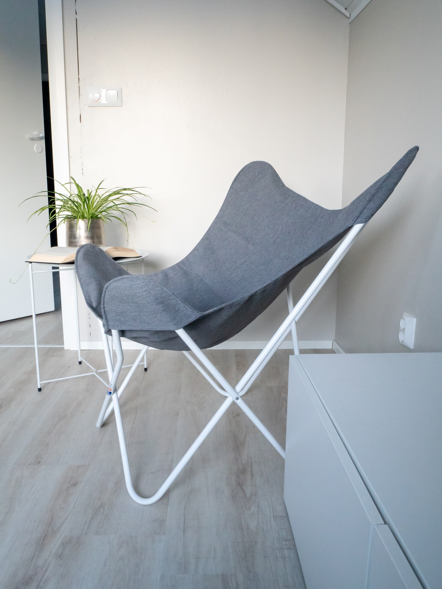 Kangaspäällinen lepakkotuoliin Varax harmaa