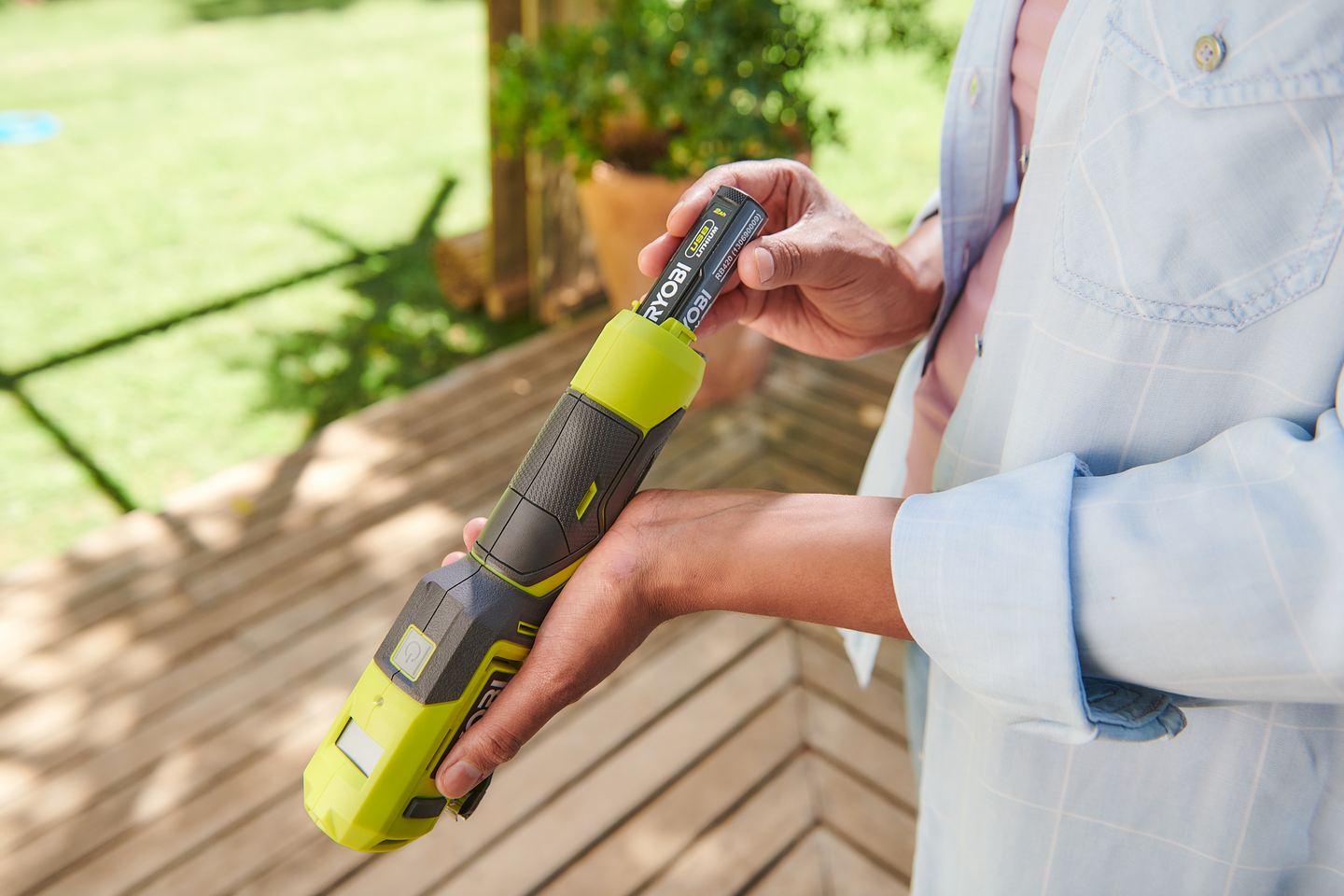 Akkupumppu RYOBI RI4-120G 4V USB-Litium-sarja 2,0Ah akulla