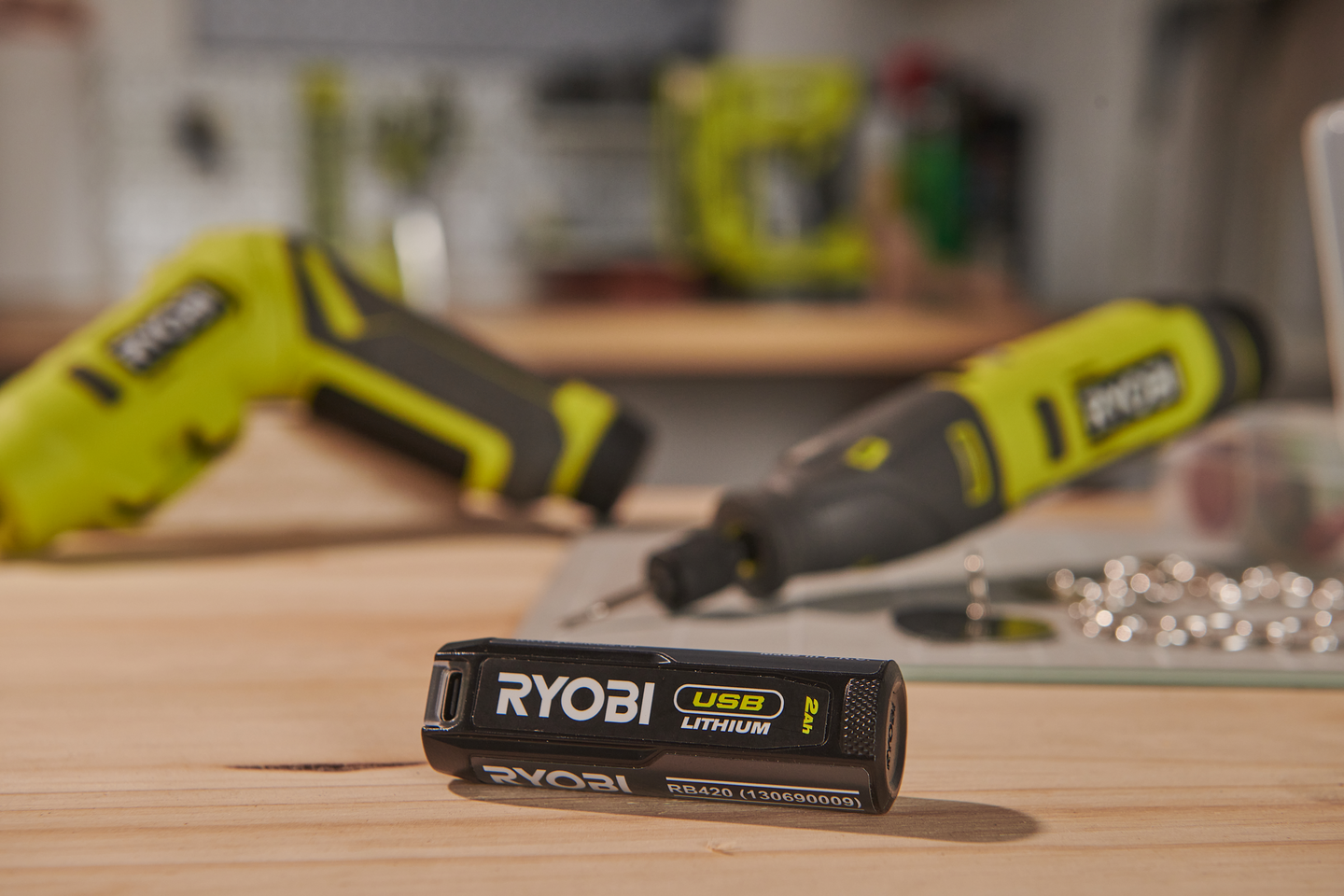 Akku Ryobi RB420 2,0Ah 4V USB Lithium USB-johdolla